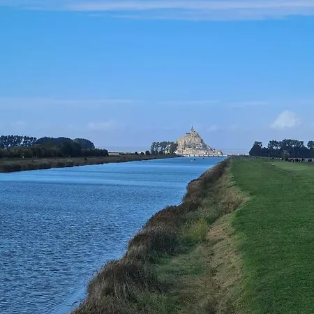 Le Petit Du Mont *